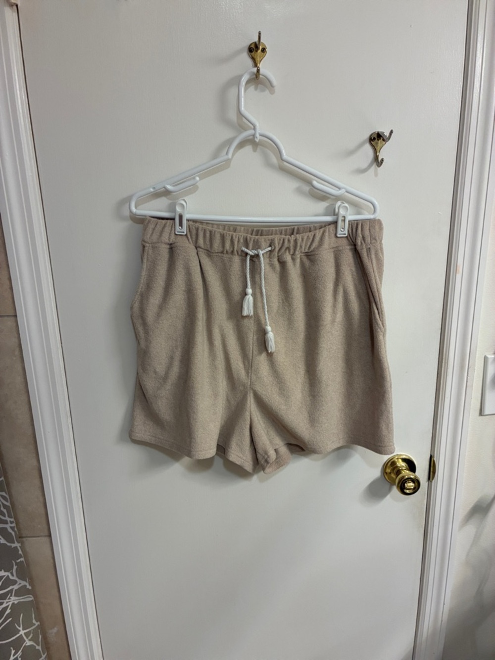 7 For All Mankind Beige Drawstring Athletic Shorts Sz L